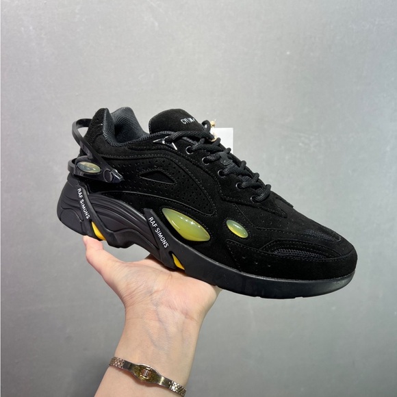 RAF SIMONS  cylon 21 runner sneakers in black - Picture 4 of 4